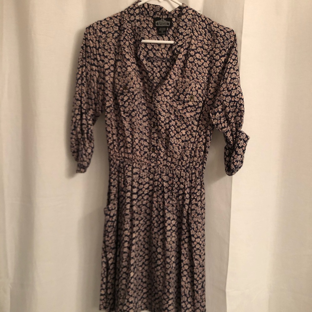 Floral button-down dress with pockets!!